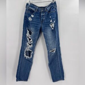 American Eagle tomgirl jeans distressed